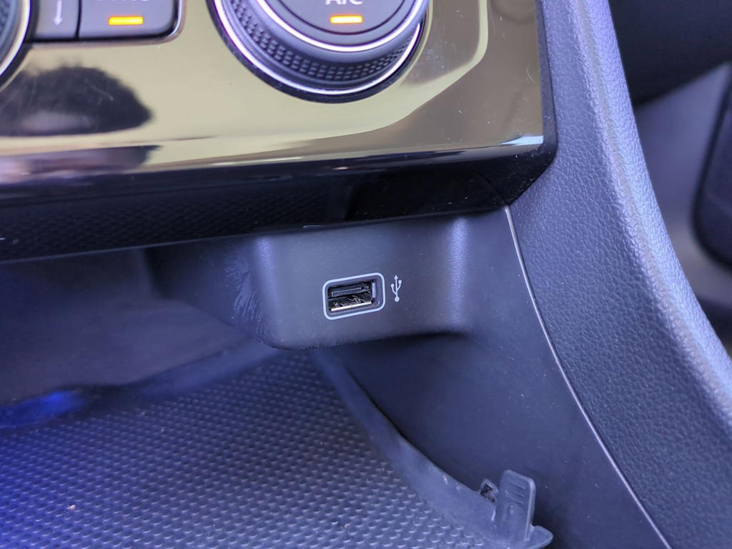 Thumbnail: 2019 Volkswagen Jetta - 35