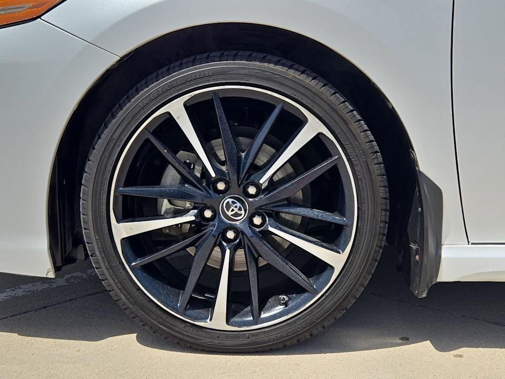 Thumbnail: 2018 Toyota Camry - 8