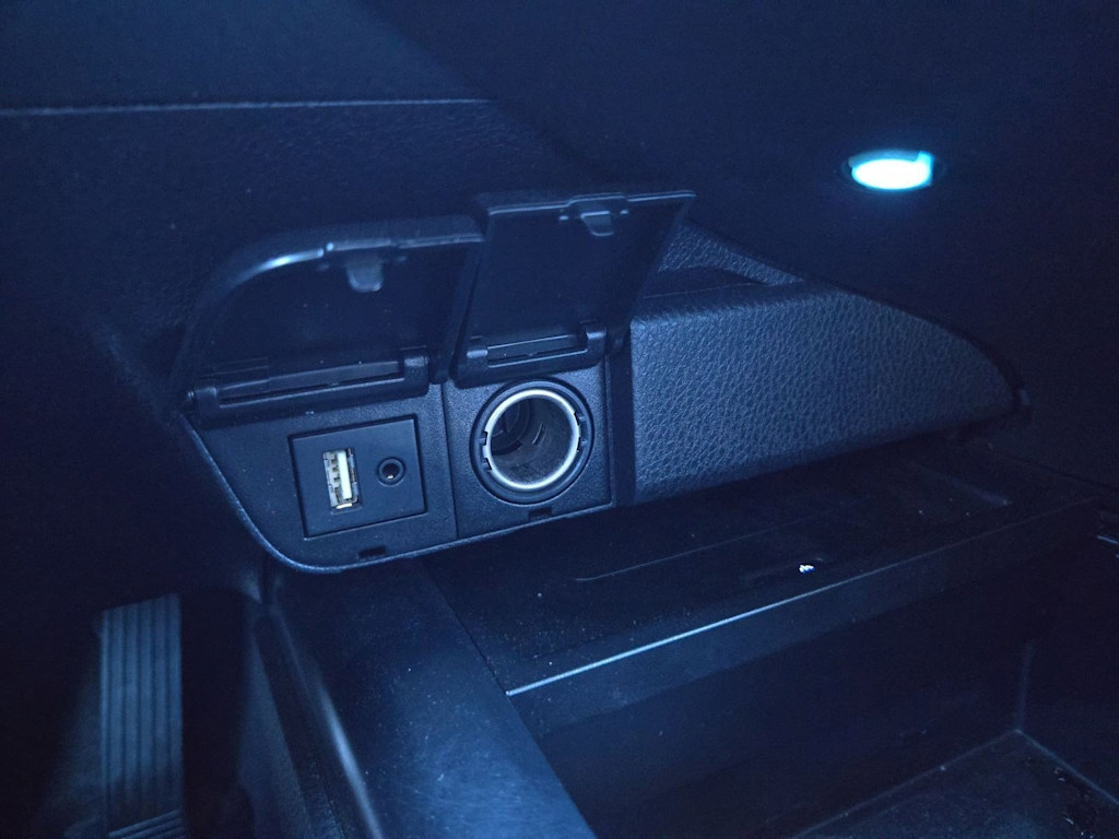 Thumbnail: 2019 Toyota Camry - 34