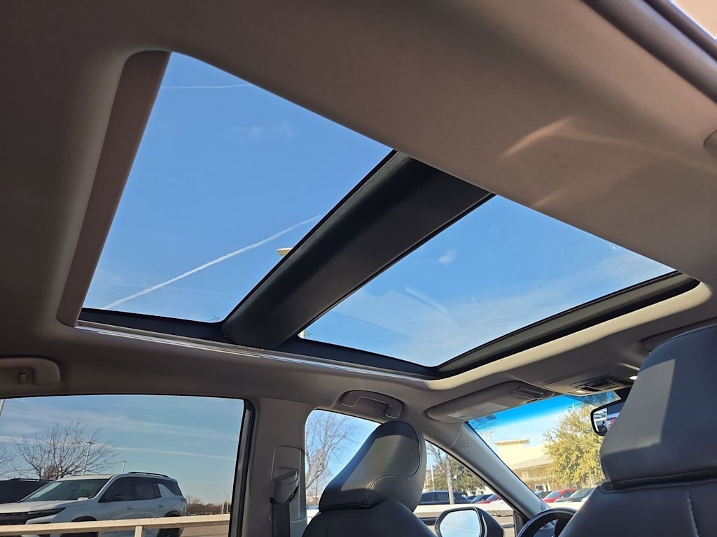 Thumbnail: 2019 Toyota Camry - 29