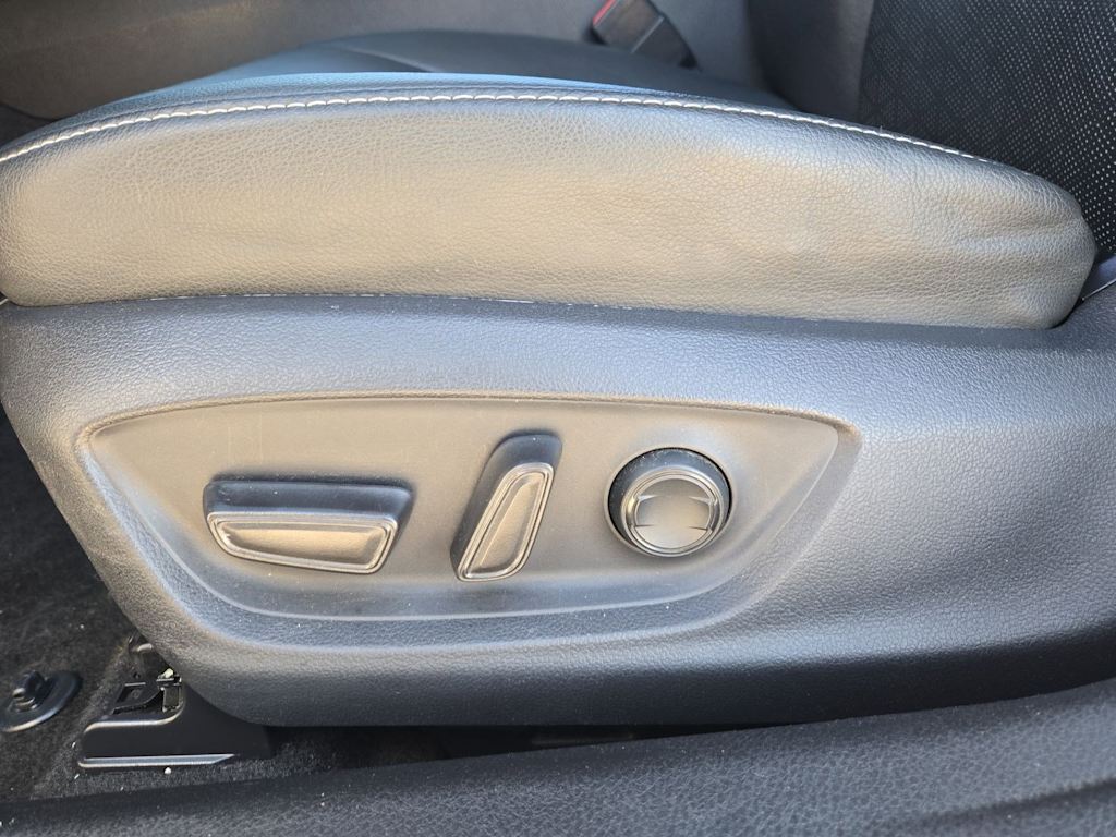 Thumbnail: 2019 Toyota Camry - 25