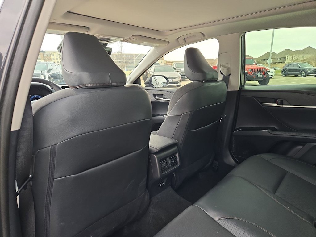 Thumbnail: 2025 Toyota Camry - 12