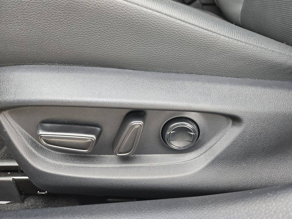 Thumbnail: 2025 Toyota Camry - 23