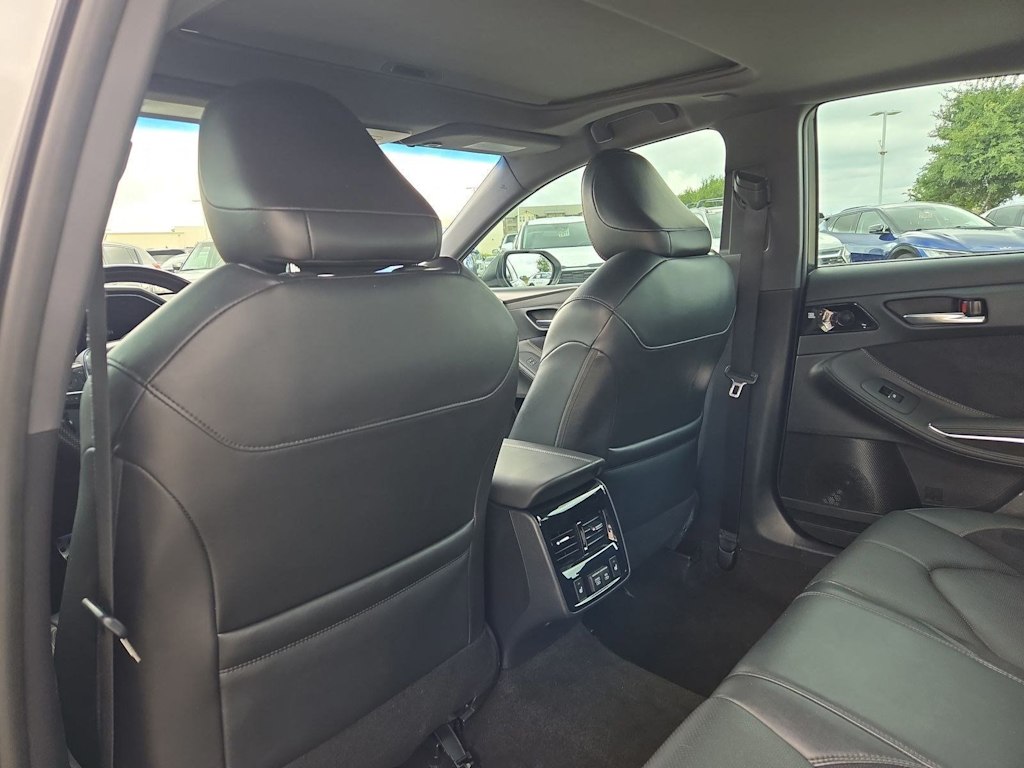 Thumbnail: 2021 Toyota Avalon - 12