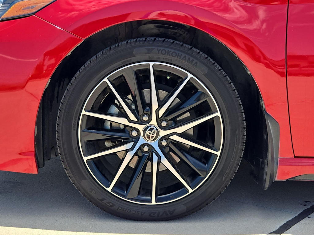 Thumbnail: 2022 Toyota Camry - 8