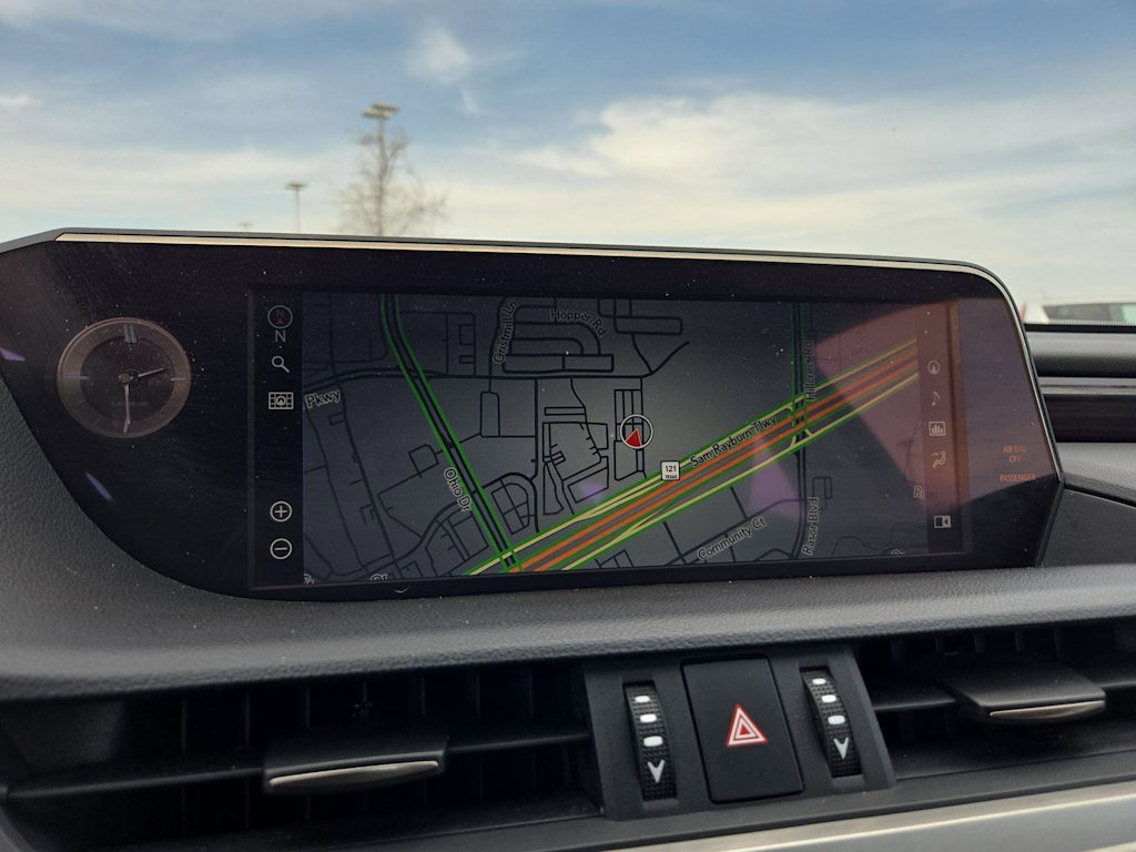 Thumbnail: 2021 Lexus ES - 31