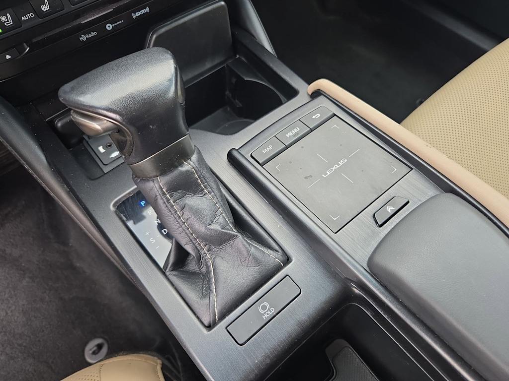 Thumbnail: 2021 Lexus ES - 34