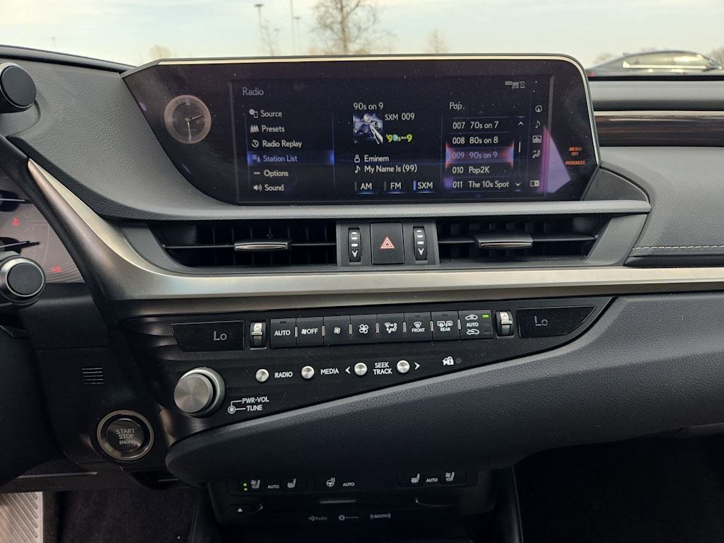 Thumbnail: 2021 Lexus ES - 14