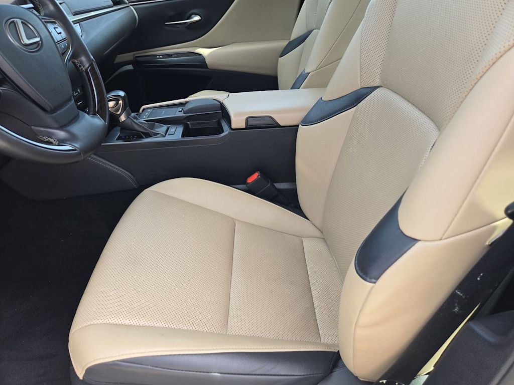 Thumbnail: 2021 Lexus ES - 10