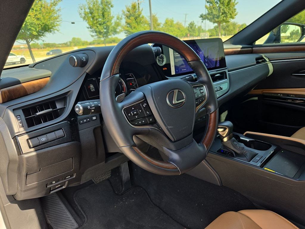 Thumbnail: 2024 Lexus ES - 2