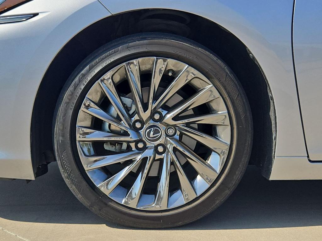 Thumbnail: 2024 Lexus ES - 8