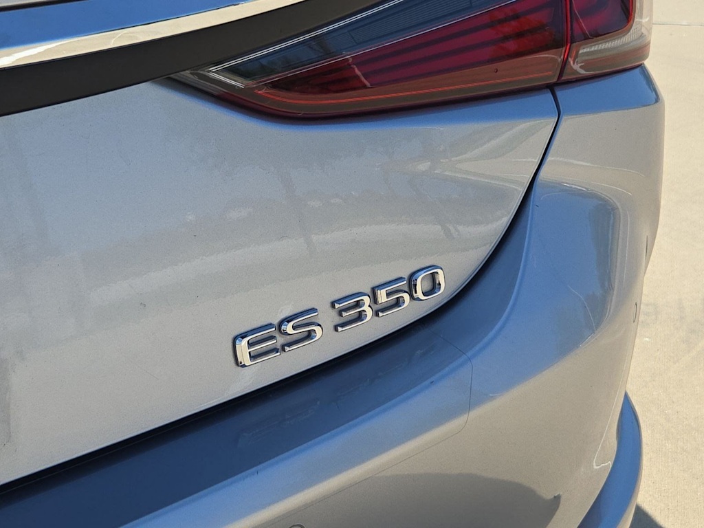 Thumbnail: 2024 Lexus ES - 20