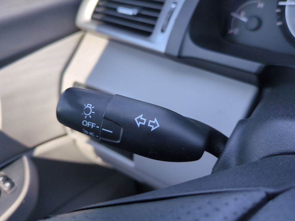 Thumbnail: 2013 Honda Odyssey - 32