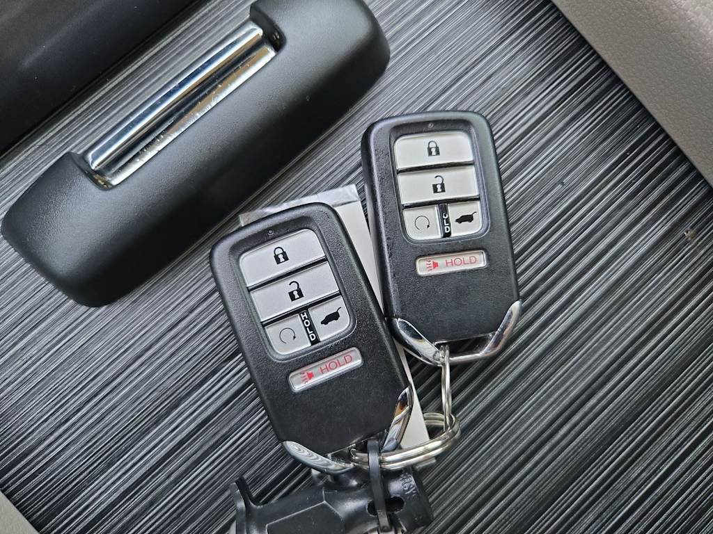Thumbnail: 2019 Honda Pilot - 17