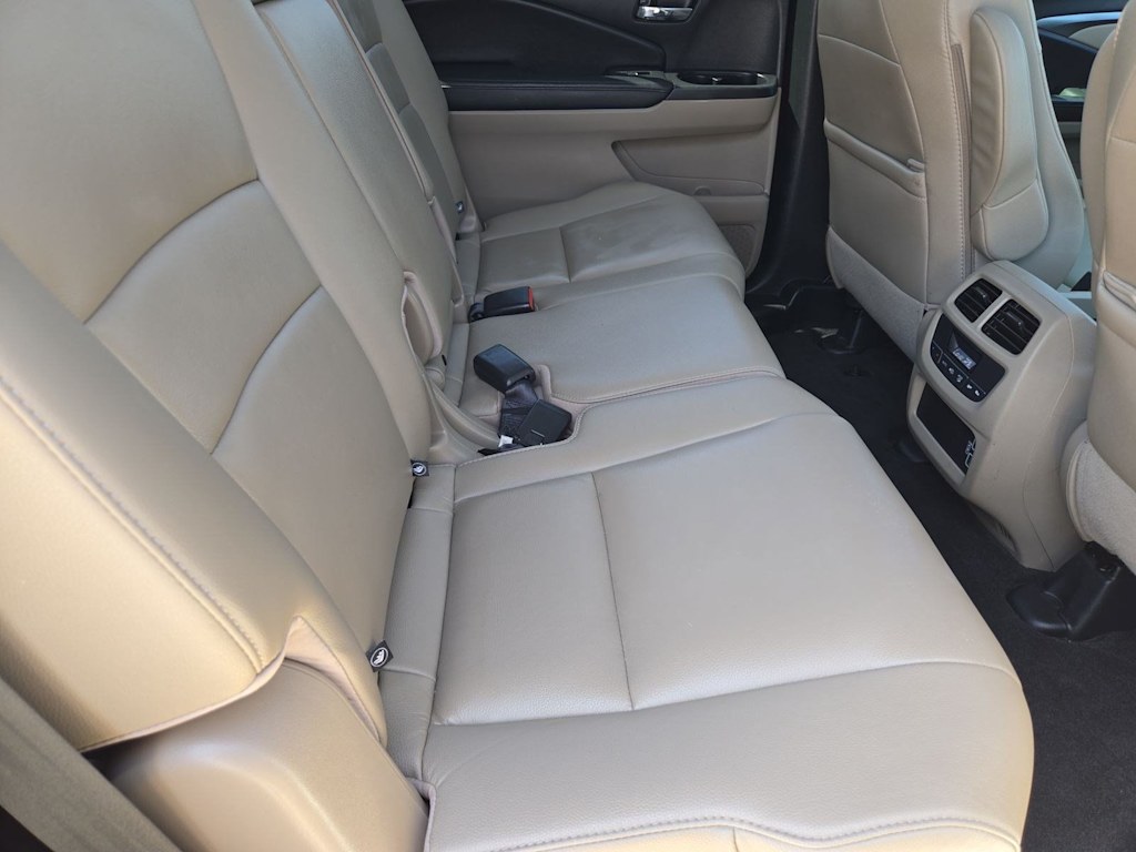 Thumbnail: 2019 Honda Pilot - 11