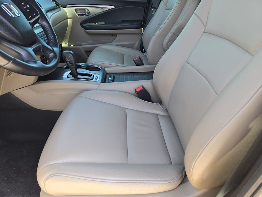 Thumbnail: 2019 Honda Pilot - 10