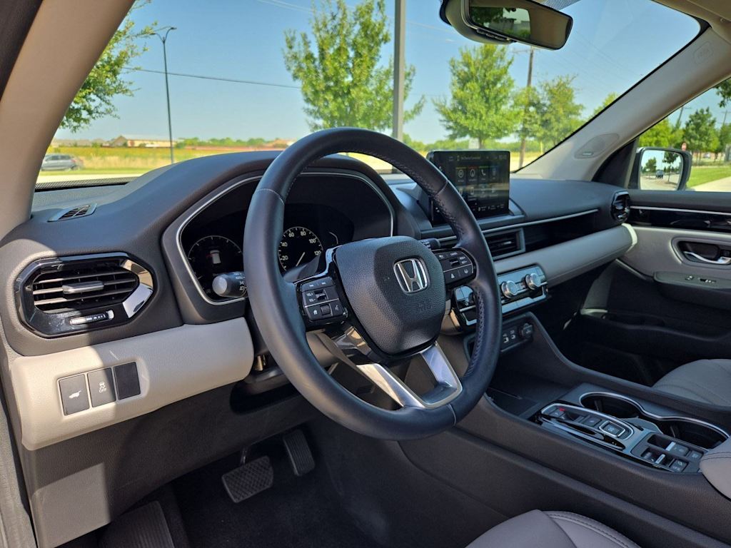 Thumbnail: 2023 Honda Pilot - 2
