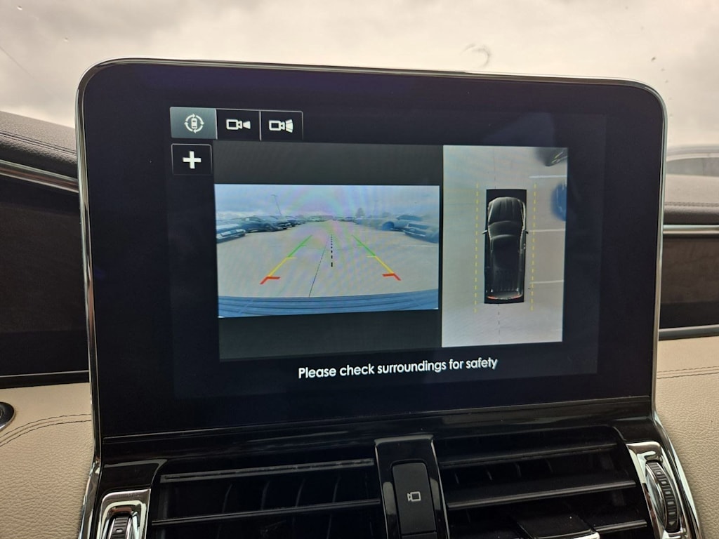 Thumbnail: 2019 Lincoln Navigator - 33