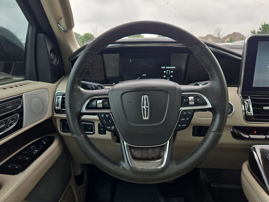 Thumbnail: 2019 Lincoln Navigator - 13