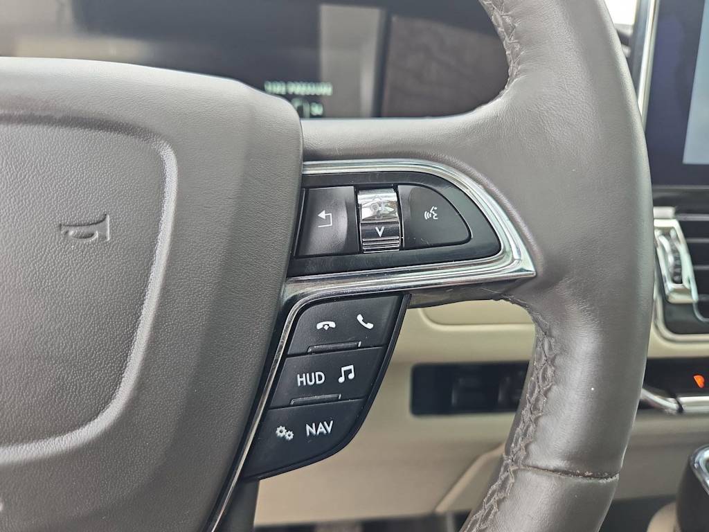 Thumbnail: 2019 Lincoln Navigator - 30