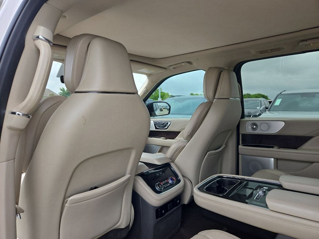 Thumbnail: 2019 Lincoln Navigator - 11