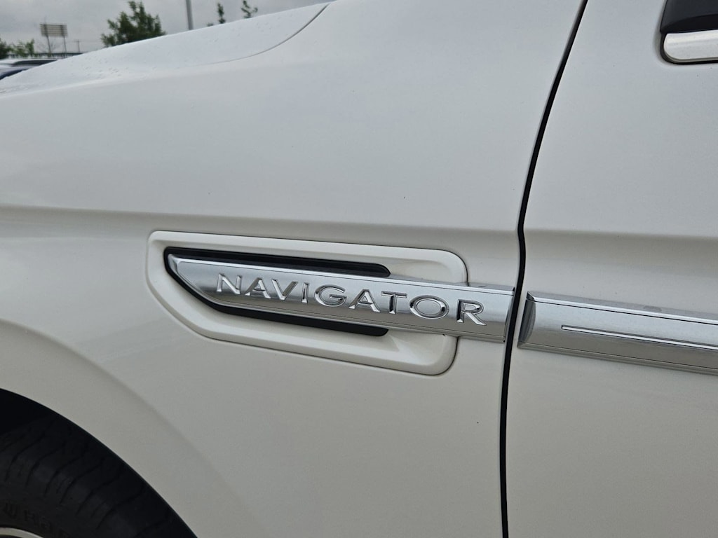 Thumbnail: 2019 Lincoln Navigator - 7