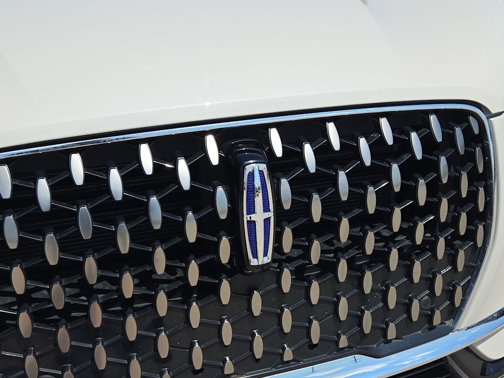 Thumbnail: 2023 Lincoln Corsair - 7