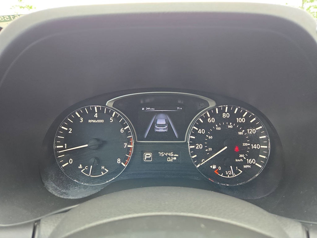 Thumbnail: 2014 Nissan Pathfinder - 16