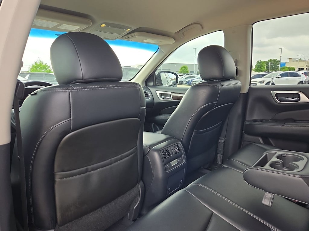 Thumbnail: 2014 Nissan Pathfinder - 12