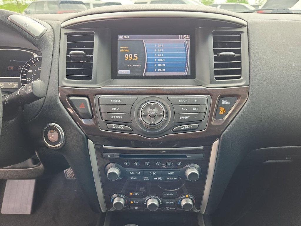 Thumbnail: 2014 Nissan Pathfinder - 14