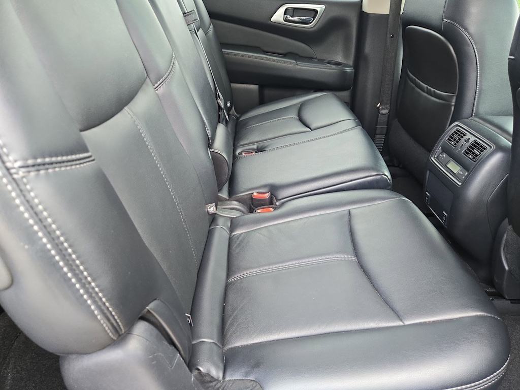 Thumbnail: 2014 Nissan Pathfinder - 11
