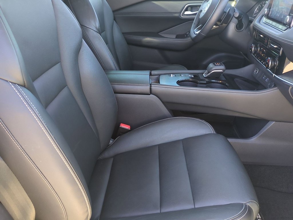 Thumbnail: 2021 Nissan Rogue - 11