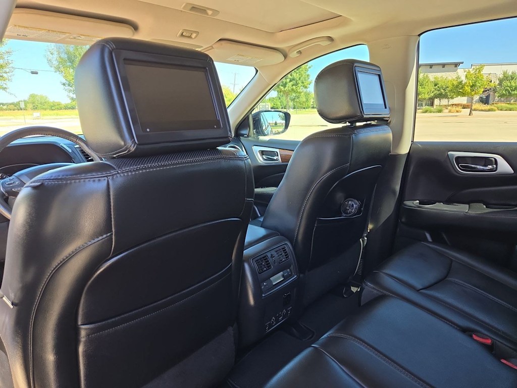 Thumbnail: 2017 Nissan Pathfinder - 12