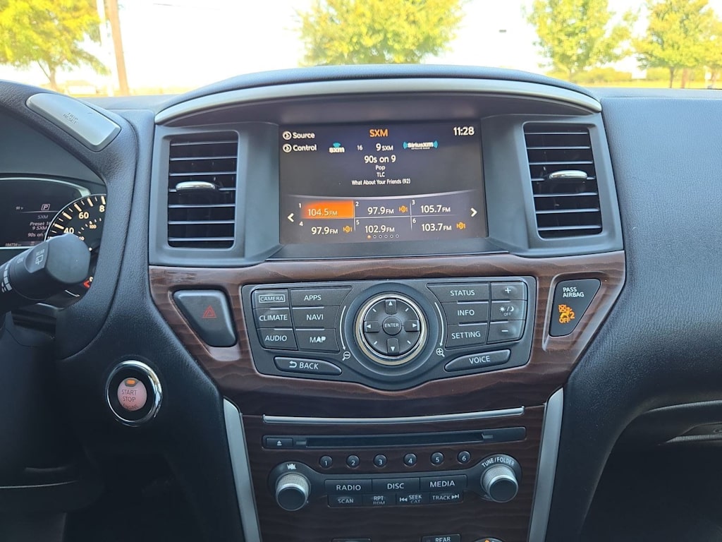 Thumbnail: 2017 Nissan Pathfinder - 14