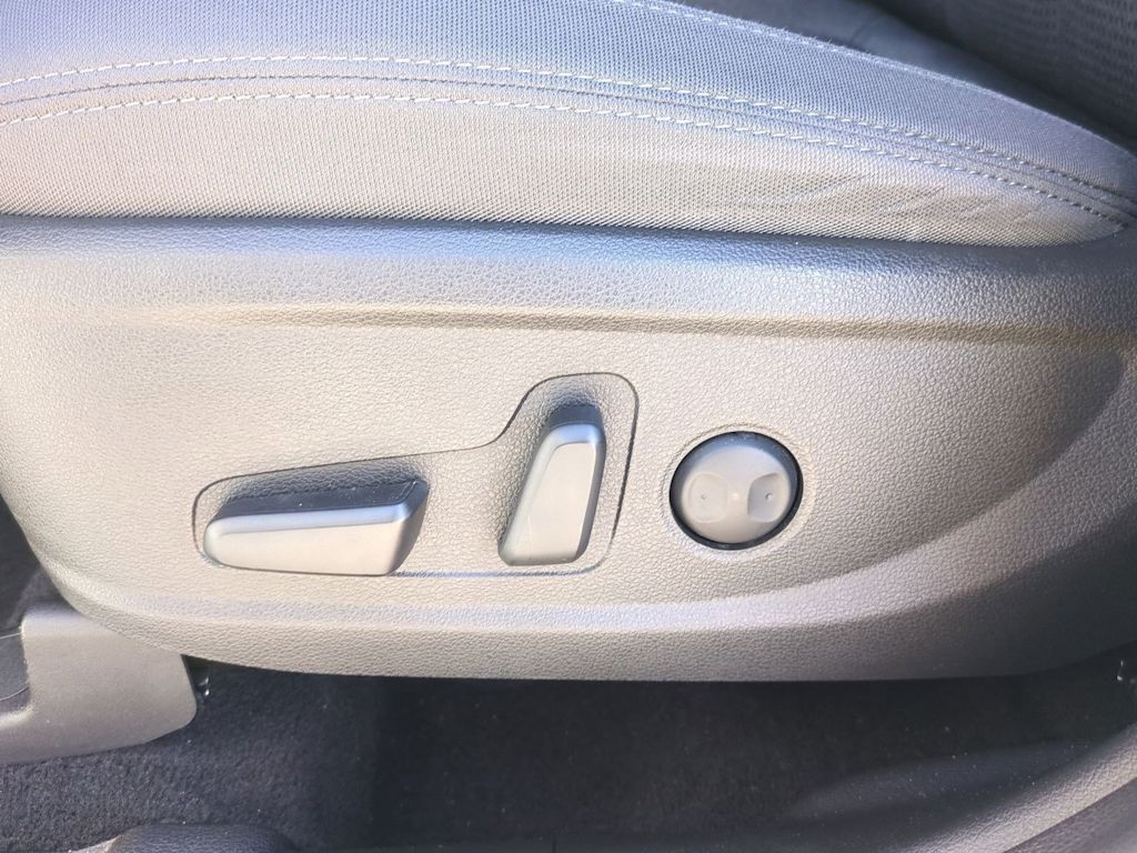 Thumbnail: 2022 Hyundai Santa Fe - 25