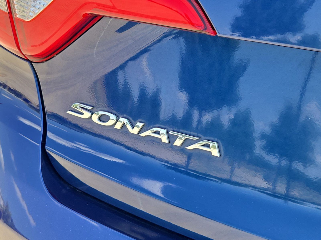 Thumbnail: 2015 Hyundai Sonata - 22
