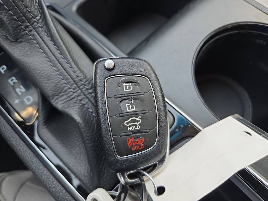Thumbnail: 2015 Hyundai Sonata - 31