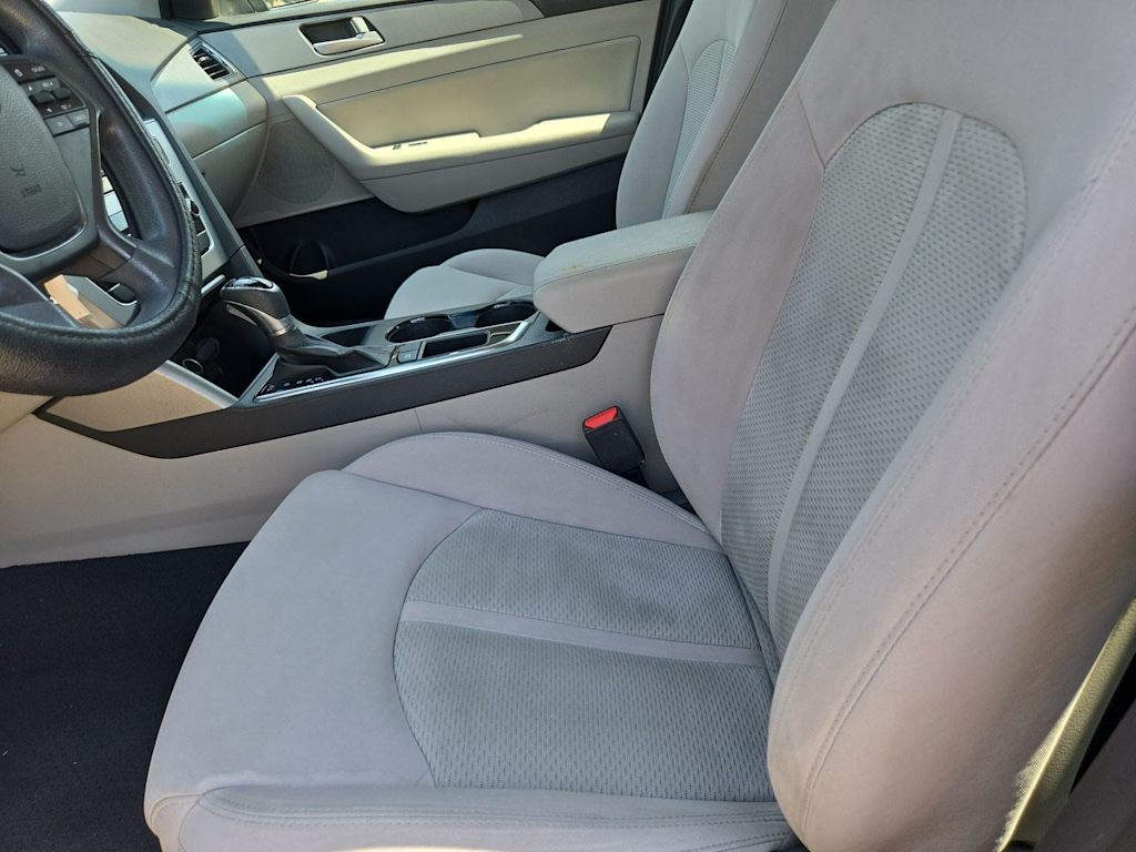 Thumbnail: 2015 Hyundai Sonata - 10