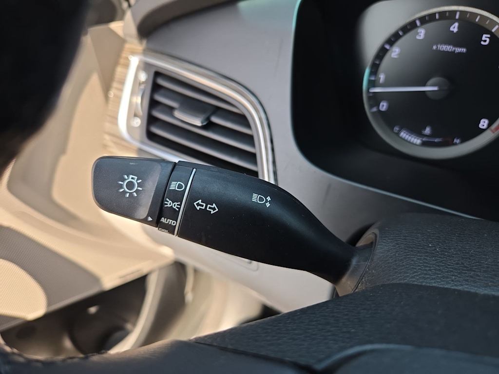 Thumbnail: 2015 Hyundai Sonata - 29