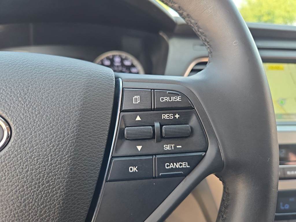 Thumbnail: 2015 Hyundai Sonata - 28