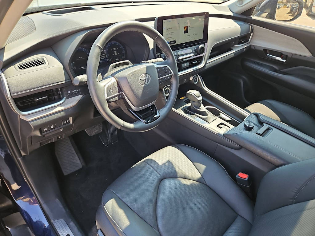 Thumbnail: 2025 Toyota Grand Highlander - 2