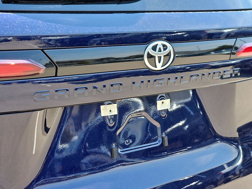 Thumbnail: 2025 Toyota Grand Highlander - 24