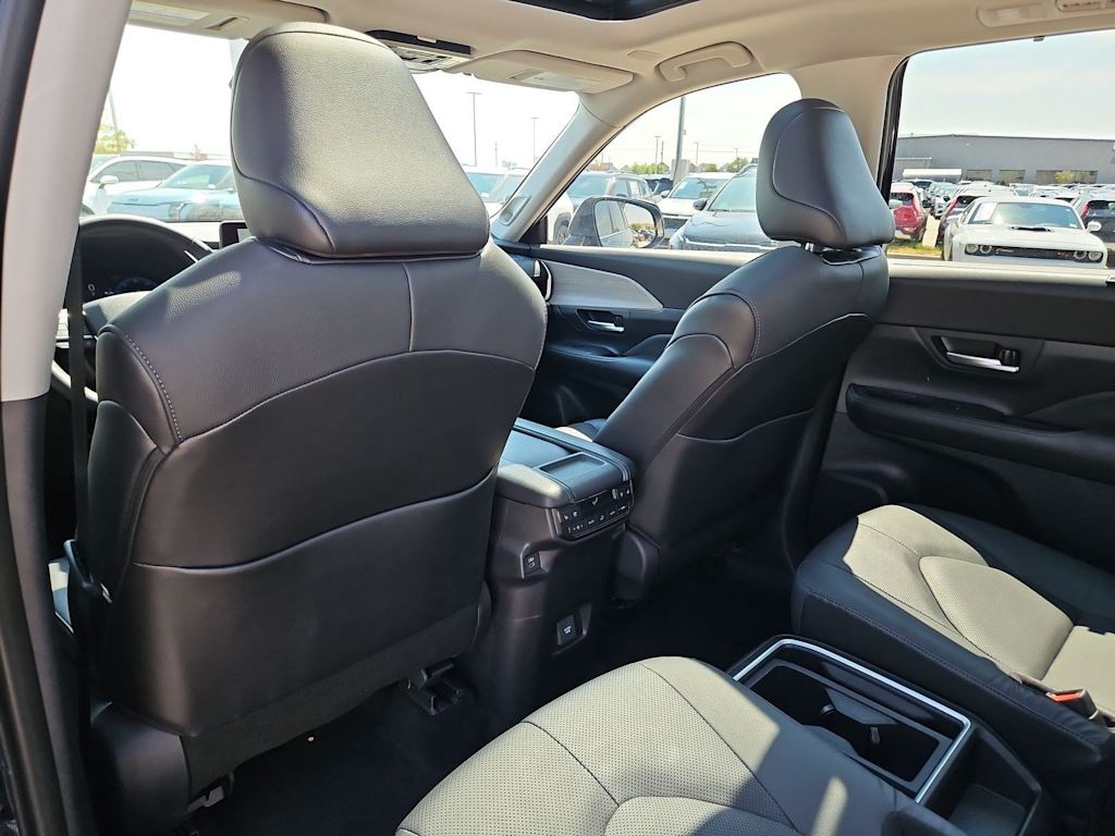 Thumbnail: 2025 Toyota Grand Highlander - 12