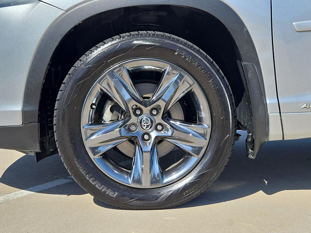 Thumbnail: 2018 Toyota Highlander - 8