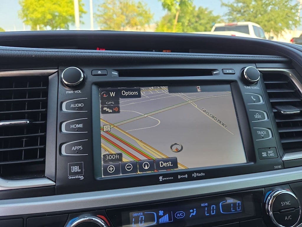 Thumbnail: 2018 Toyota Highlander - 32