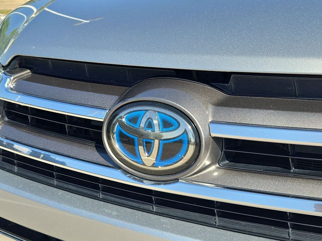 Thumbnail: 2018 Toyota Highlander - 21