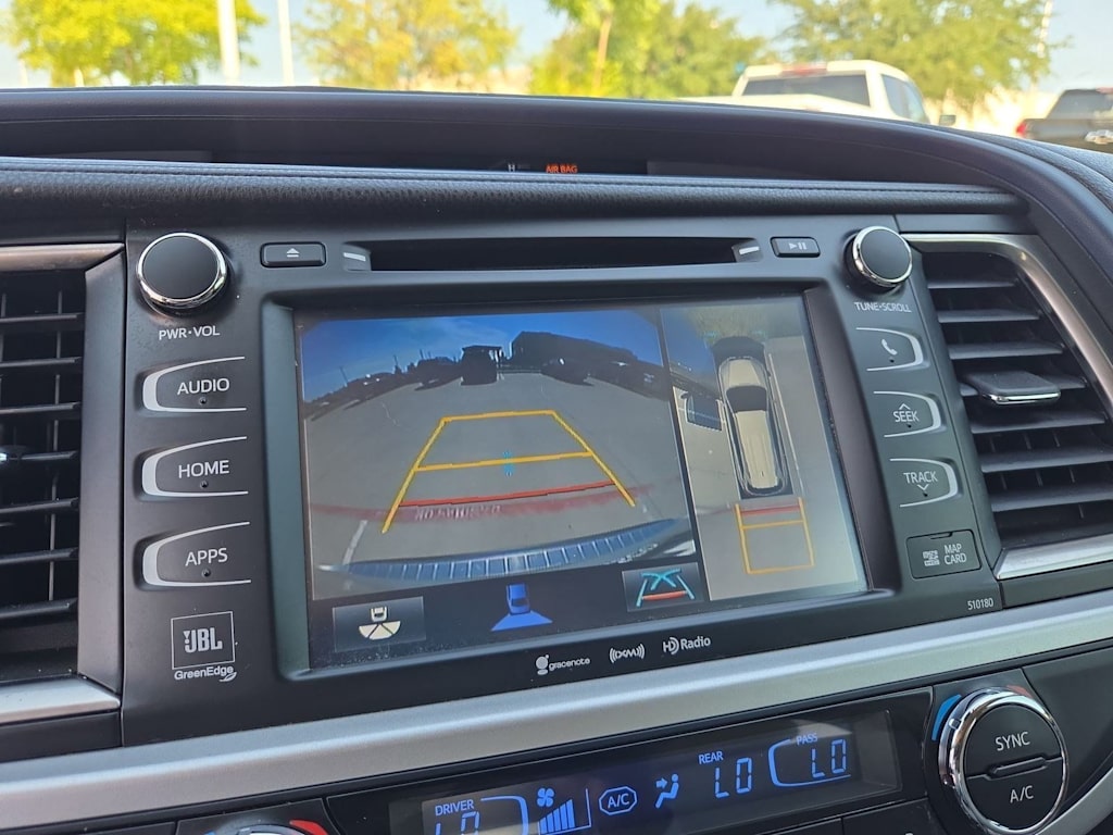 Thumbnail: 2018 Toyota Highlander - 33