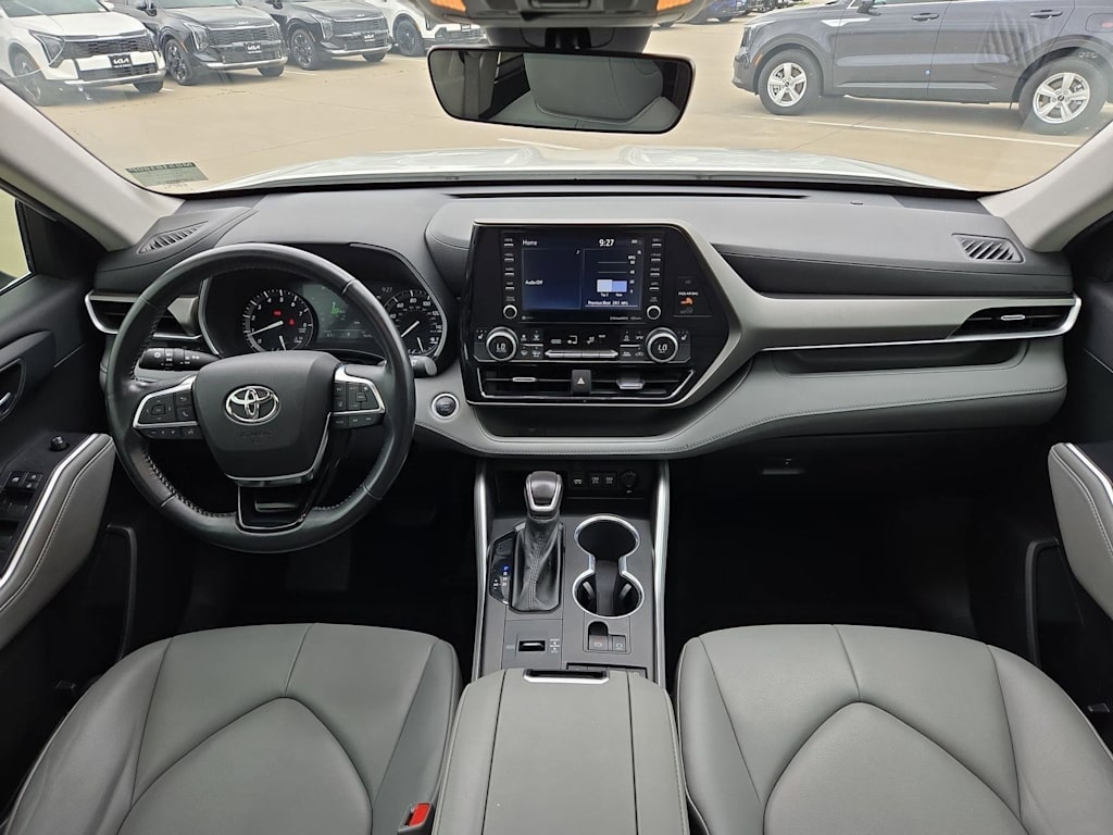 Thumbnail: 2021 Toyota Highlander - 9