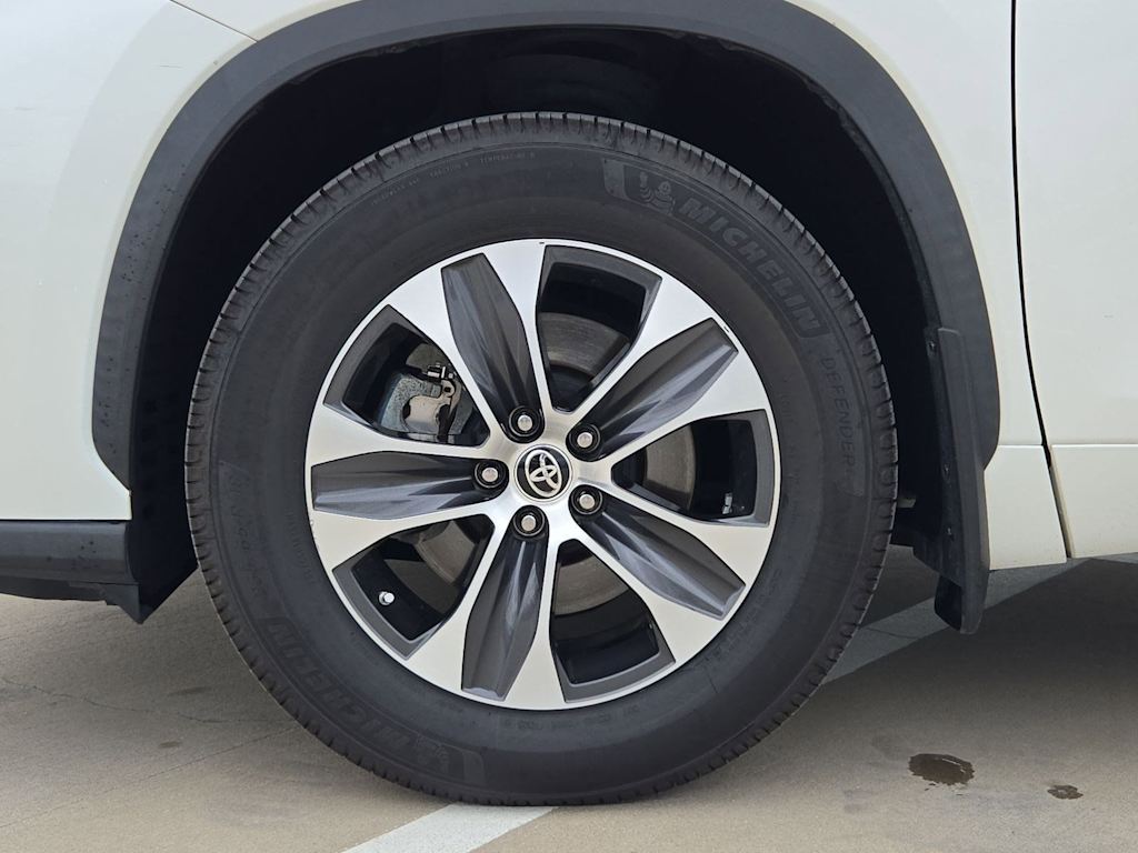 Thumbnail: 2021 Toyota Highlander - 8