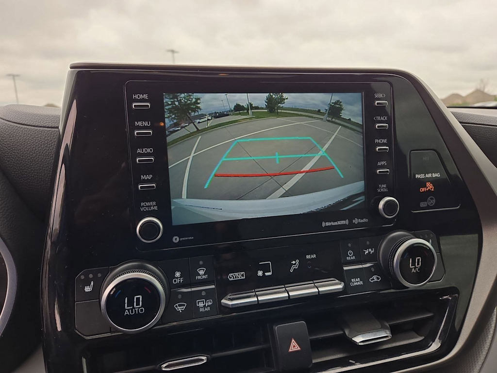 Thumbnail: 2021 Toyota Highlander - 32